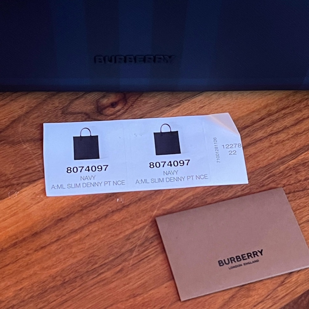 Burberry Denny E-Check Canvas Tote, NEW - Picture 17 of 17